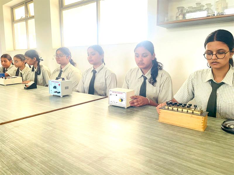 Physics Lab Apex International School Nakodar
