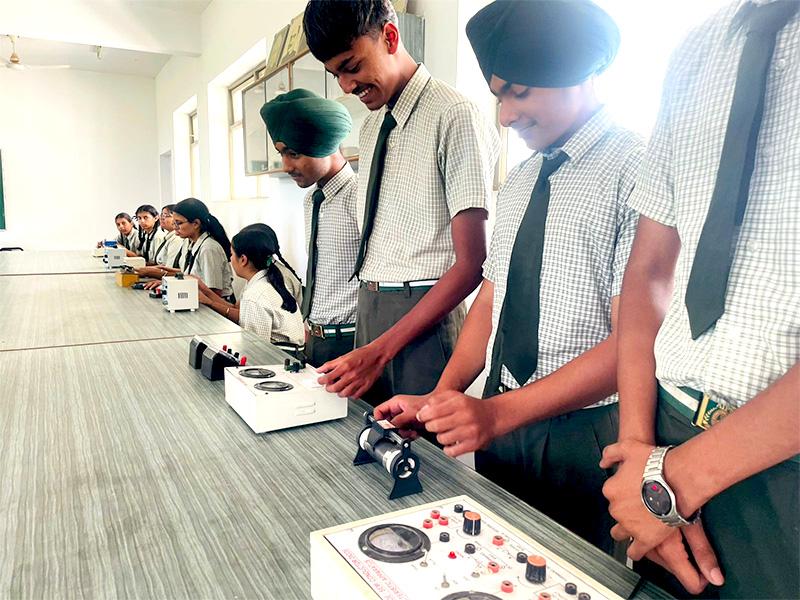 Physics Lab Apex International School Nakodar